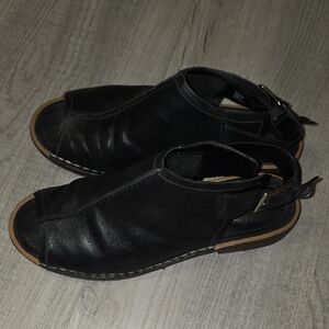 Clarks Womens Black Open-Toe Sandals, Leather, Size 7.5